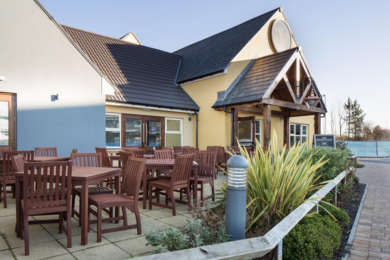 The Raven'S Cliff Lodge By Marston'S Inns Motherwell Exterior foto